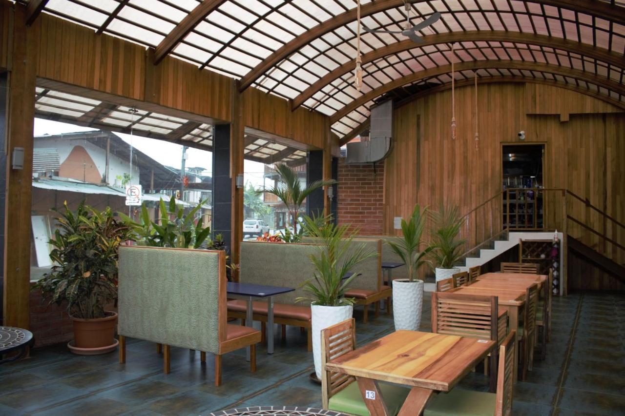 Hostal Zafiro Миндо Екстериор снимка