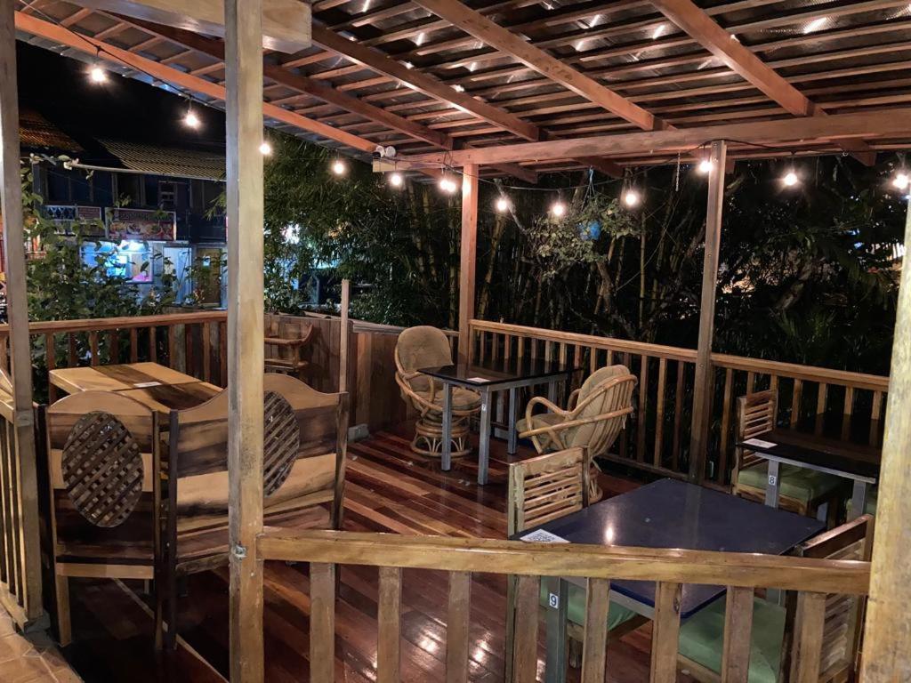 Hostal Zafiro Миндо Екстериор снимка