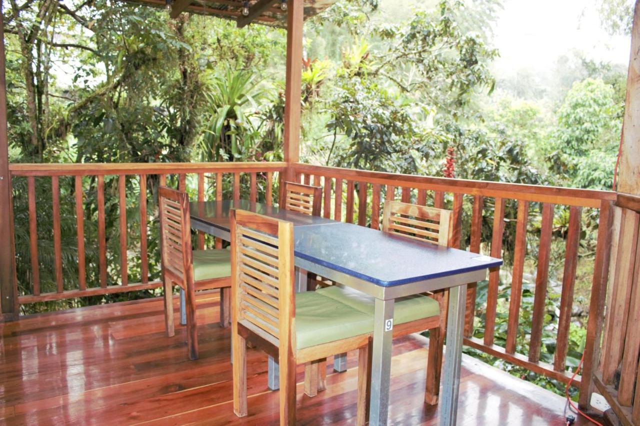 Hostal Zafiro Миндо Екстериор снимка