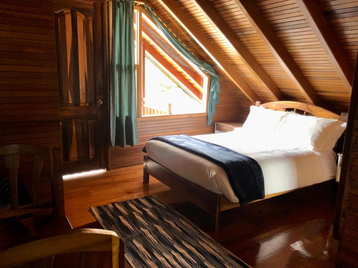 Hostal Zafiro Миндо Екстериор снимка