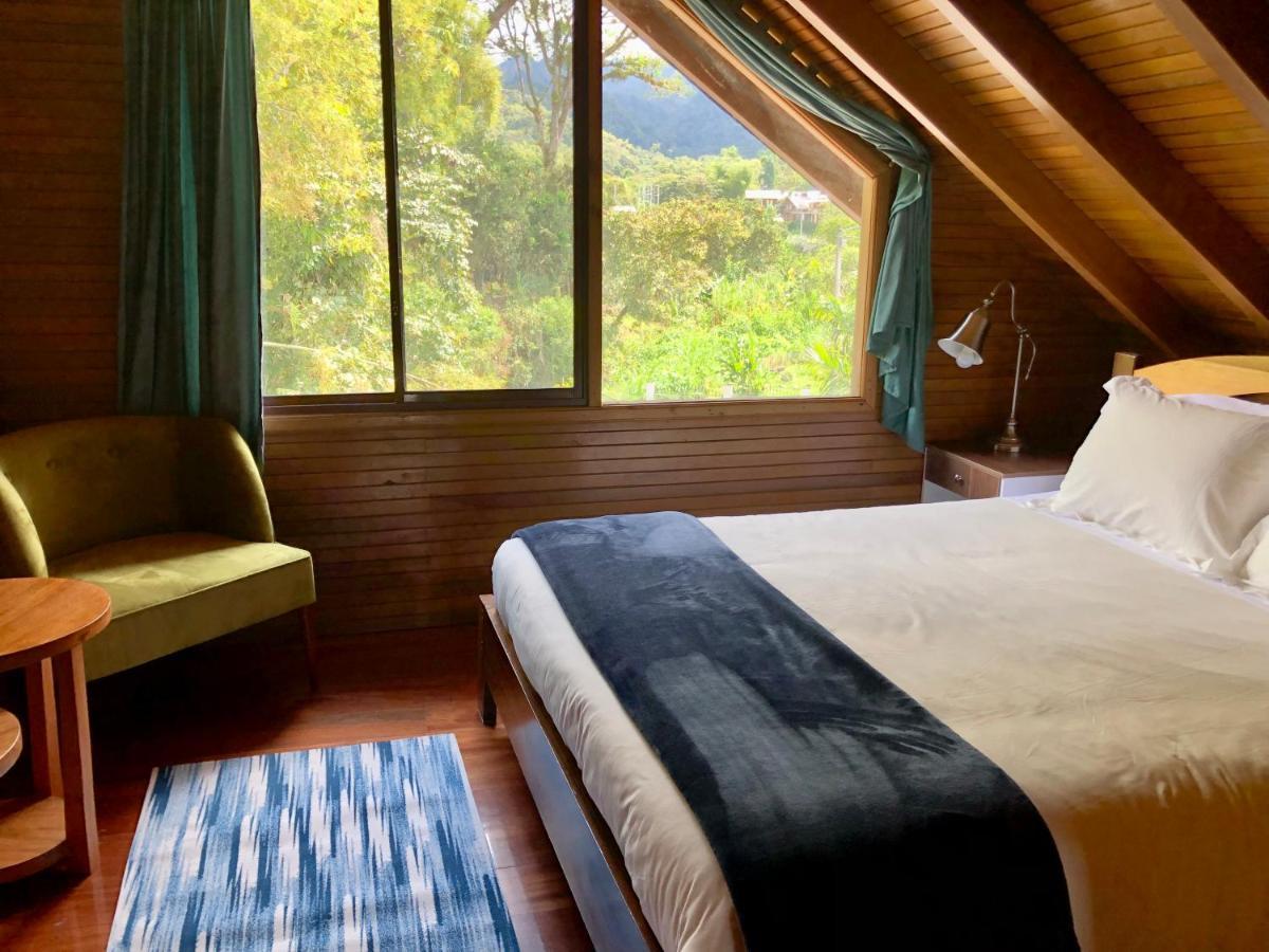 Hostal Zafiro Миндо Екстериор снимка