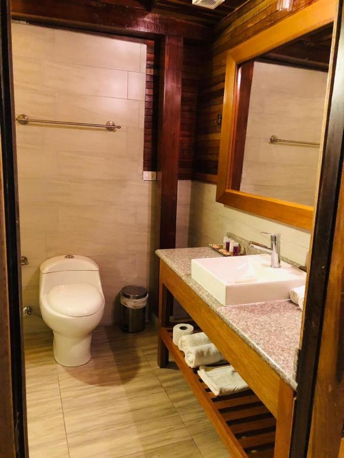Hostal Zafiro Миндо Екстериор снимка